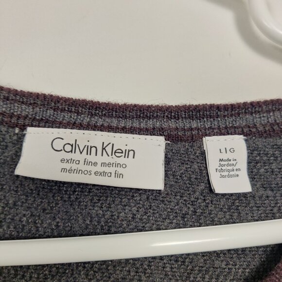Calvin Klein Men's Sweater Size L Purple Merino Wool V Neck Business Casual Work - Picture 2 of 6